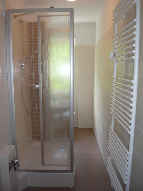 Bad mit Dusche
