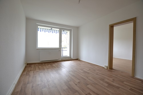 Musterbild Wohnzimmer mit Balk