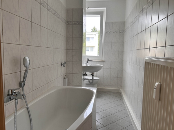 Bad mit Wanne